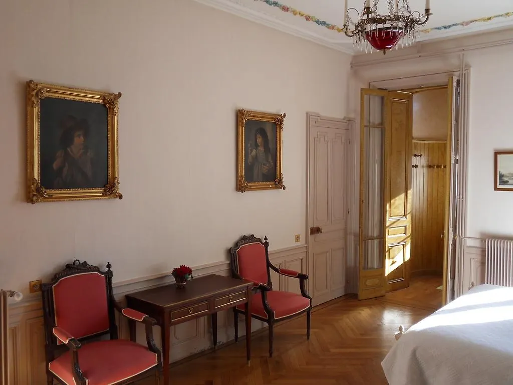 Chateau De La Motte Noailly Bed & Breakfast