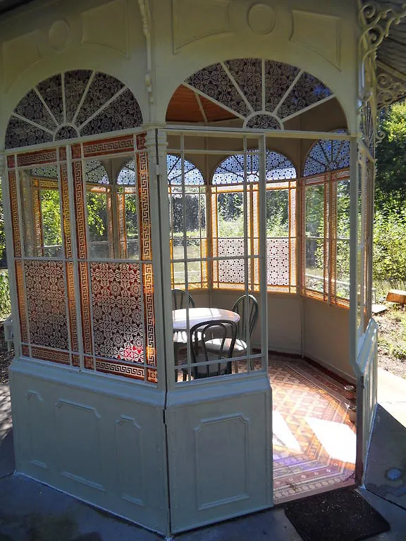 *** Bed & Breakfast Chateau De La Motte Noailly France