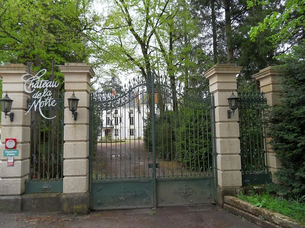 *** Bed & Breakfast Chateau De La Motte Noailly France