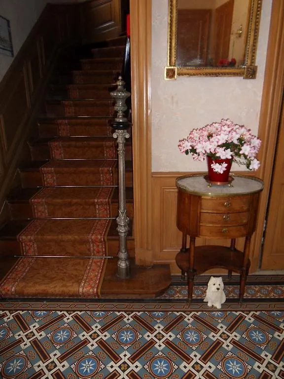 Chateau De La Motte Noailly Bed & Breakfast