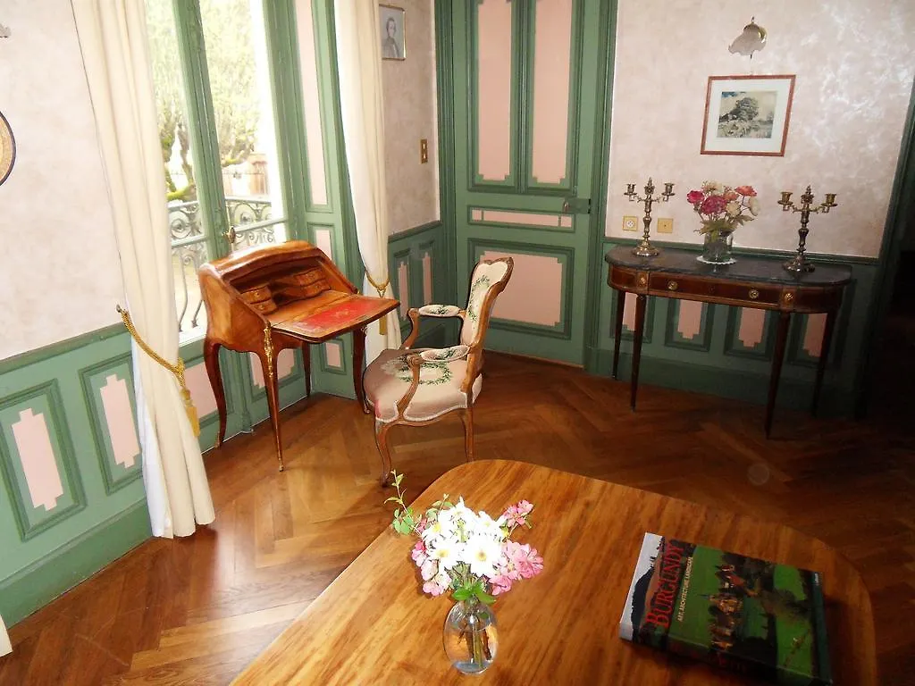 Bed & Breakfast Chateau De La Motte Noailly